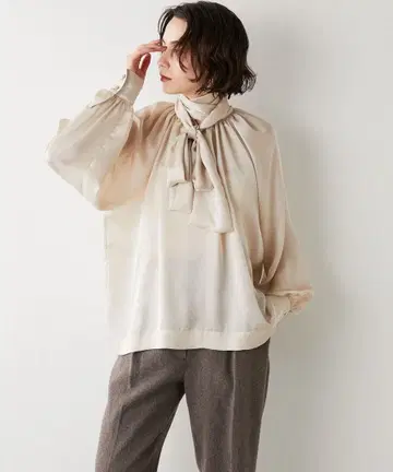 Whim Gazette 새틴 보우 블라우스 새상품급