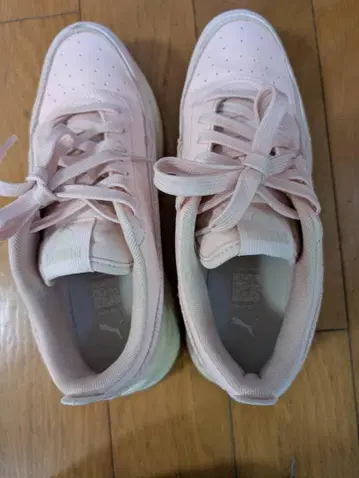 Puma 핑크 스니커즈 하트 로고