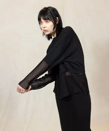 오스모시스 스트라이프 헴 니트 풀오버