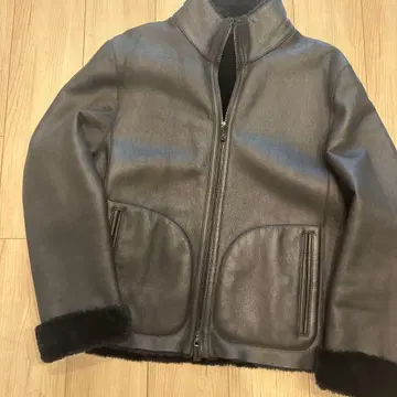 [ 미사용 새상품 ] Giorgio Armani 블랙 가죽 무스탕 코트