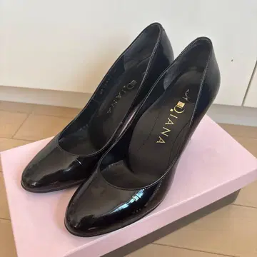 DIANA 블랙 하이힐 펌프스