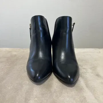 APOM 아포무 PIEDI NUDI 블랙 앵클부츠 23cm B3