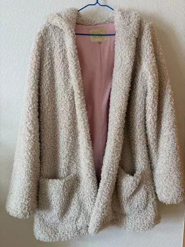 알바 로사 ALBAROSA 후드 부착 베이지 보아 자켓