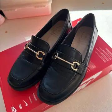 블랙 가죽 로퍼 금속 버클 포함 M 사이즈