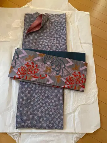 세탁 가능한 코몬 기모노 보라색 계열 꽃무늬 오비 포함