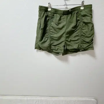 새상품급 올리브 그린 [ 프리 ] 개더 숏팬츠 밴딩 여름옷