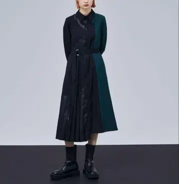 유나이티드 도쿄 블로킹 라인 플리츠 원피스