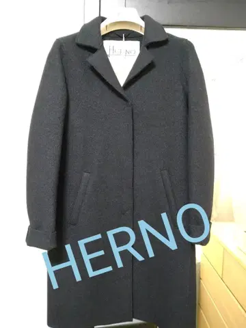 HERNO 블랙 코트