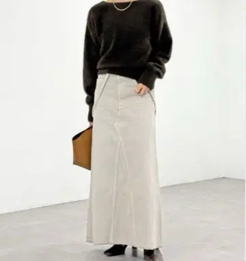 리브드 로와 루즈 데님 스커트