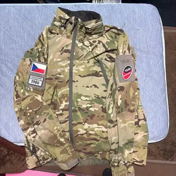 tilak 카모플라쥬 자켓