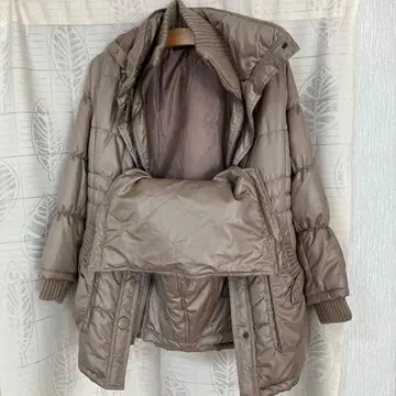 [ 새상품급 ] 베이지 마마 코트 더커 후드 부착