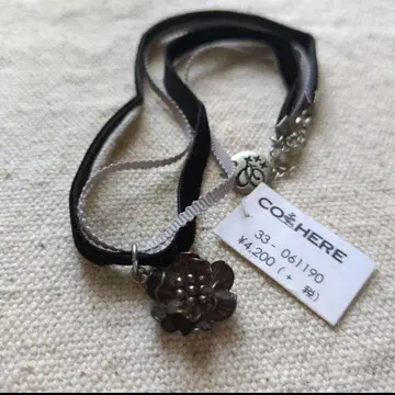 [ 새상품 ] 꽃 모티브 목걸이