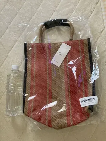 스트라이프 토트백 빨간색과 베이지색