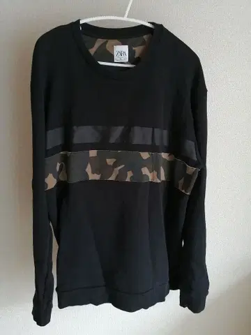 ZARA 블랙 컬러 카모플라쥬 라인 맨투맨 트레이닝복 L 사이즈