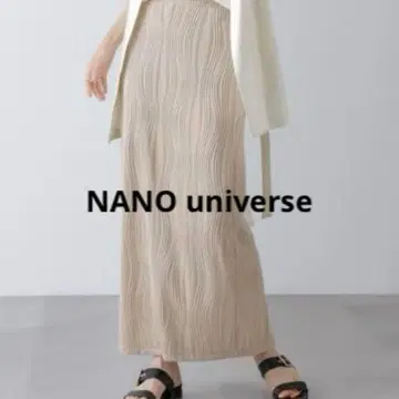 2024 나노 유니버스 웨이브 립 내로우 스커트 롱 베이지