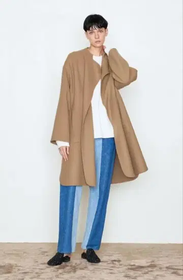 AEWEN MATOPH (이우엔 마토프) 슬릿 리버 코트