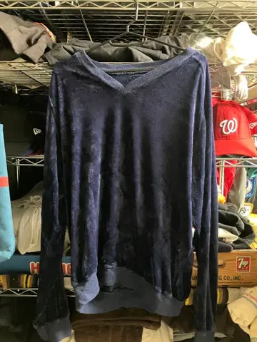 빈티지 네이비 V넥 벨로아