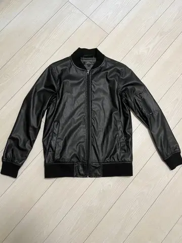 블랙 합성 피혁 집업 자켓