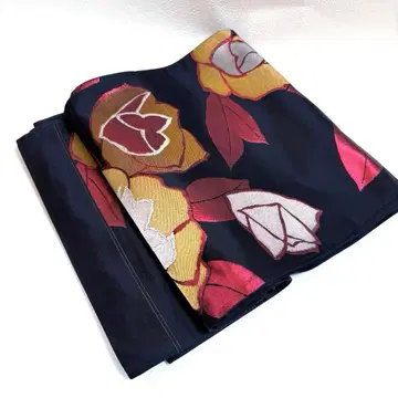 [ 새상품급 ] 후쿠로 오비 블랙 베이스 꽃무늬 빨간색 꽃 420cm