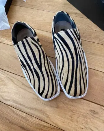 새상품 JETTE 24.5cm (38) 제브라 패턴 스니커즈