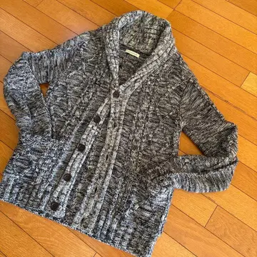 그레이 계열 케이블 니트 가디건