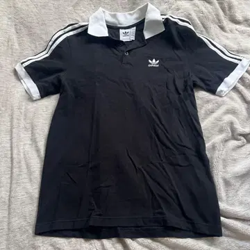 adidas 블랙 피케 셔츠 반팔