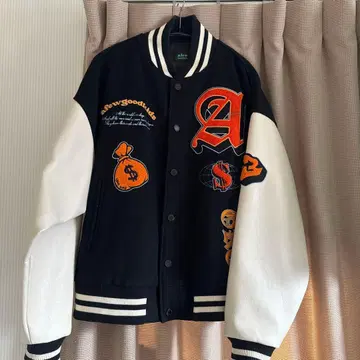 자수 바시티 자켓 블랙/화이트