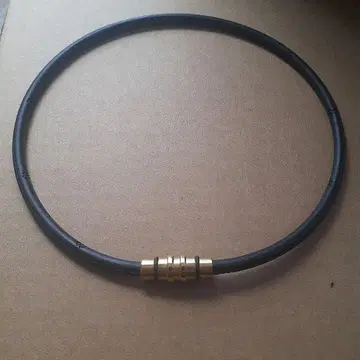 심플 블랙 목걸이