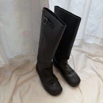 코스 KOOS 블랙 가죽 버클 롱 부츠 박스 포함