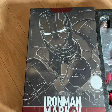 핫토이즈 아이언맨 2 마크 5 피규어