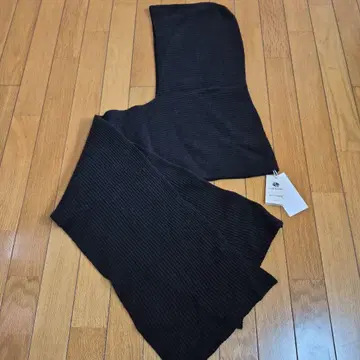 새상품 이탈리아제 8BYYOOX 후드 부착 리브 머플러 블랙