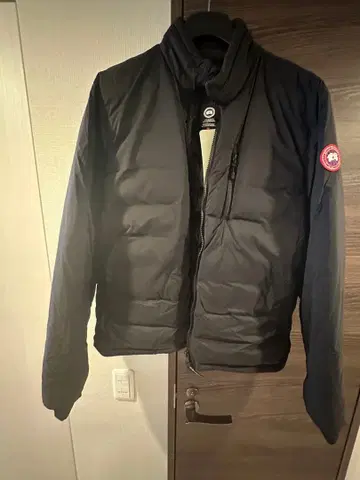 Canada Goose 블랙 다운 자켓 M 사이즈