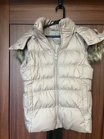 유니클로 후드 부착 다운 베스트