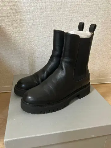 오데트 에 오딜 사이드 고어 첼시 부츠