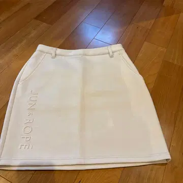 준앤로페 여성용 스커트 M 화이트