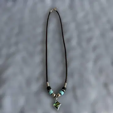 보헤미안 (서프 계열) 디자인의 목걸이