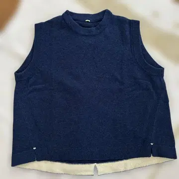 팔라스 팰리스 네이비 슬리브리스 니트 베스트