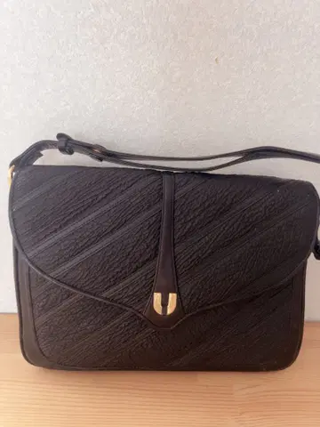 블랙 가죽 숄더백