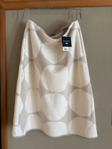UNIQLO x 마리메꼬 플리스 스커트 XXL (화이트 베이지)