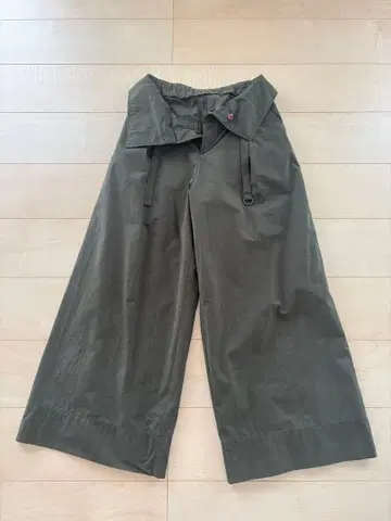 AuleF 벨트 와이드 팬츠 올리브 그린