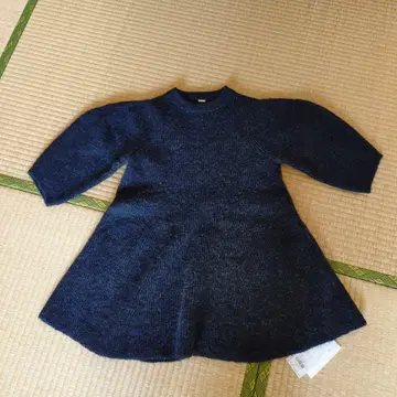 Mila Owen 다크 그레이 퍼프 슬리브 A라인 니트