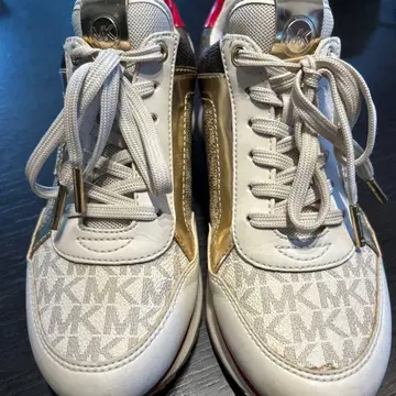 MICHAEL KORS 화이트 골드 스니커즈