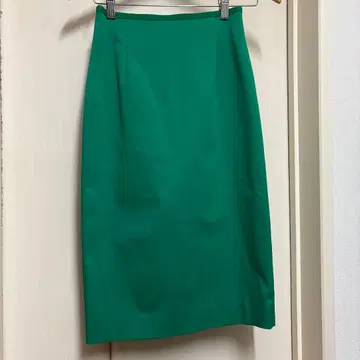 유나이티드 애로우즈 무릎 기장 슬릿 타이트 스커트