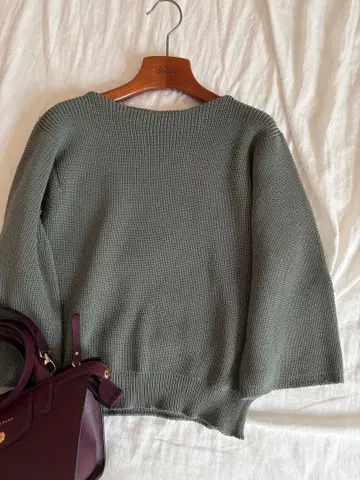 1시즌 착용 투모로우랜드 macphee 상의