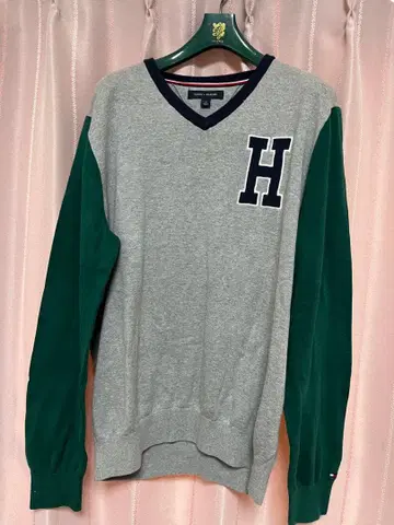 타미힐피거 V넥 스웨터 그레이/그린