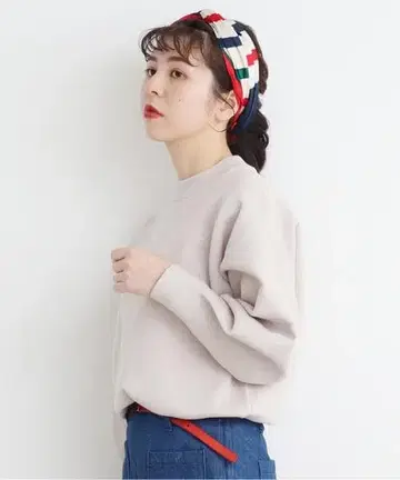 라이트 그레이 긴팔 맨투맨