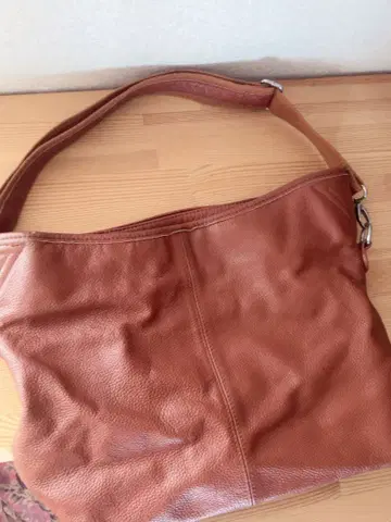 브라운 가죽 숄더백