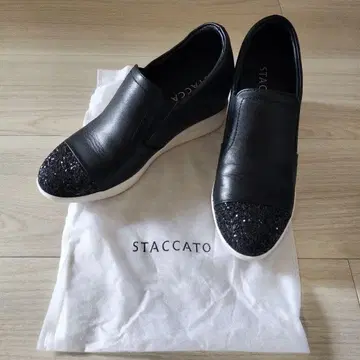 STACCATO 블랙 슬립온 스니커즈