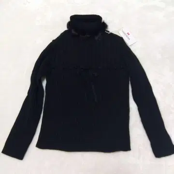 갤러리 비스콘티 터틀넥 니트