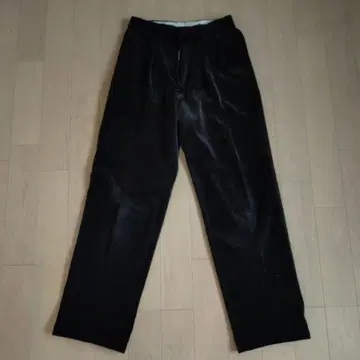 블랙 코듀로이 플리츠 슬랙스